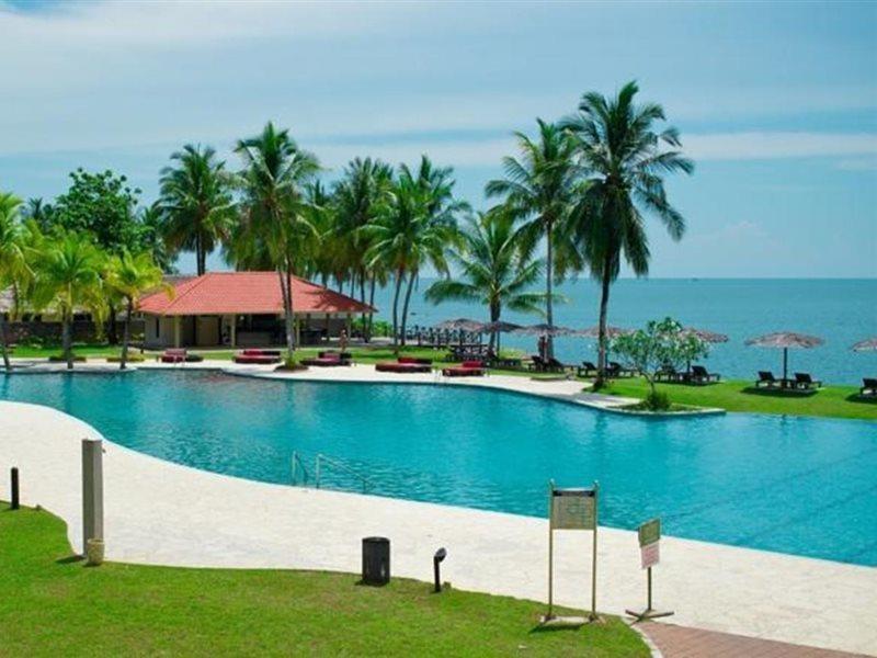 Damai Puri Resort & Spa Кучинг Экстерьер фото The swimming pool at the resort