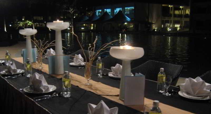 Damai Puri Resort & Spa Кучинг Экстерьер фото The interior of the restaurant