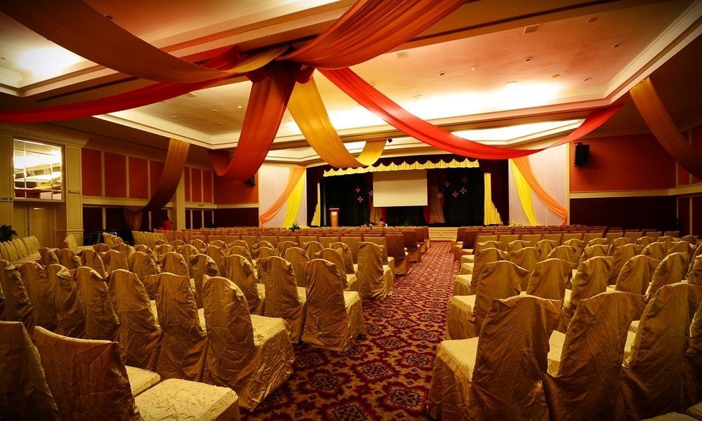 Damai Puri Resort & Spa Кучинг Экстерьер фото A large conference room