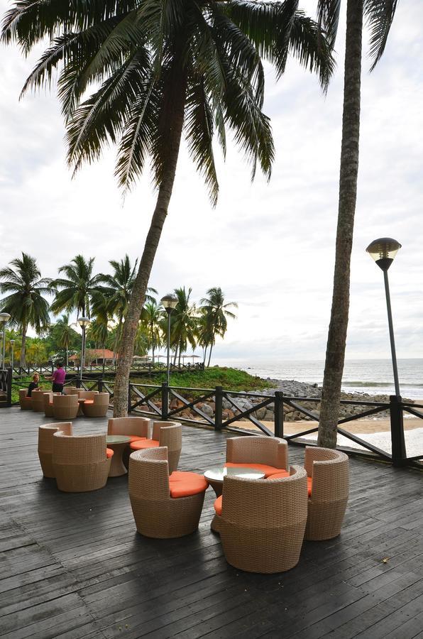 Damai Puri Resort & Spa Кучинг Экстерьер фото The beach at the Mövenpick Hotel, Labadi, Accra