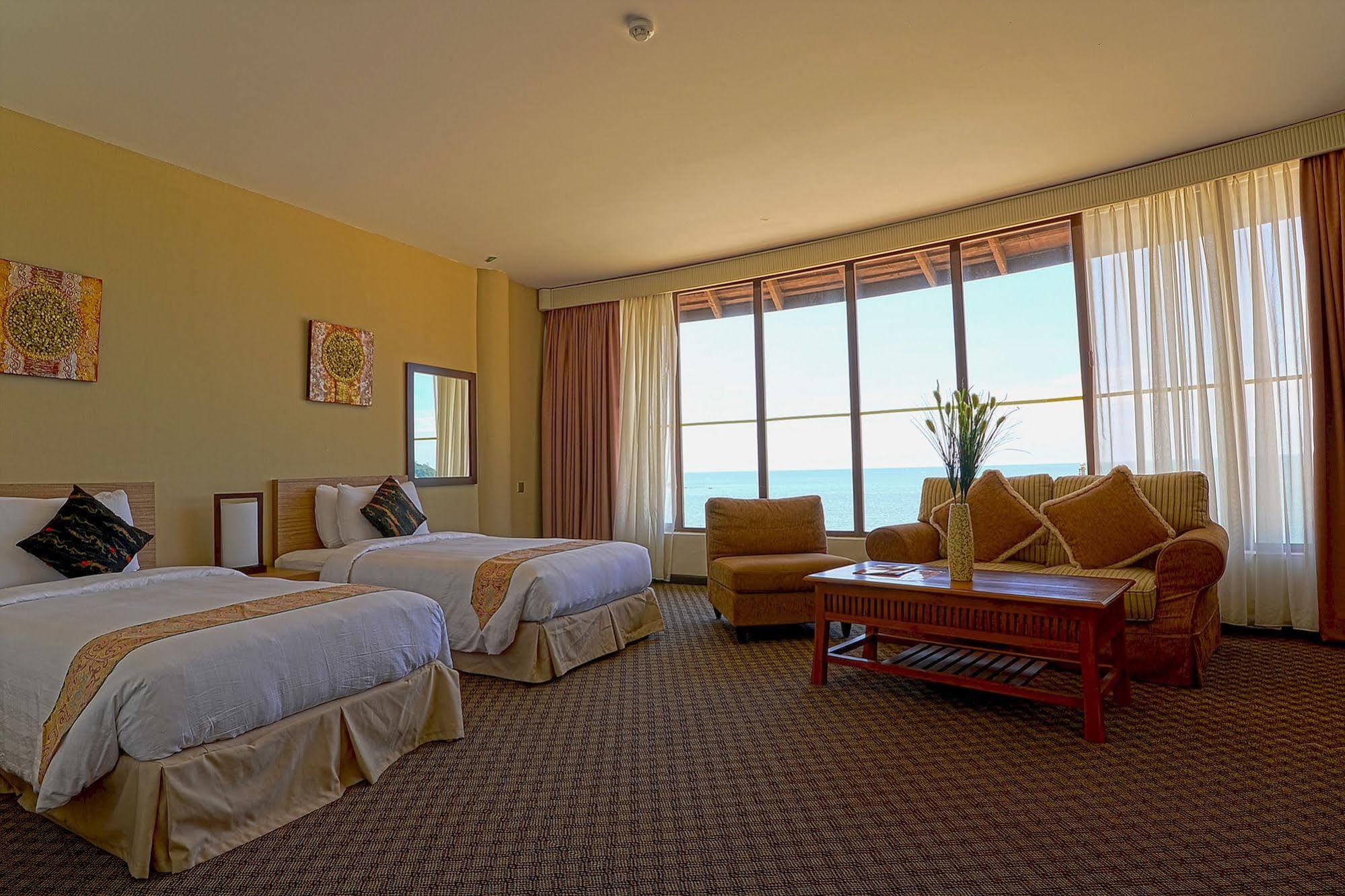 Damai Puri Resort & Spa Кучинг Экстерьер фото Deluxe Ocean View Room