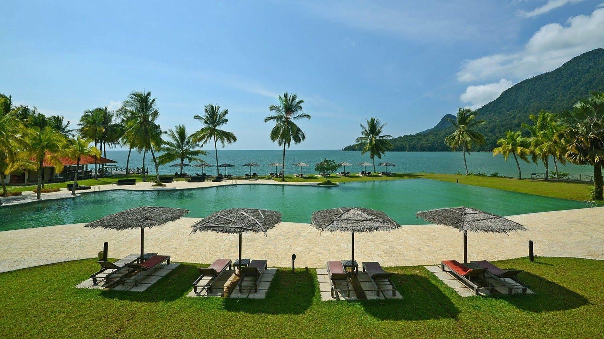 Damai Puri Resort & Spa Кучинг Экстерьер фото The beach at Pangkor Laut Resort